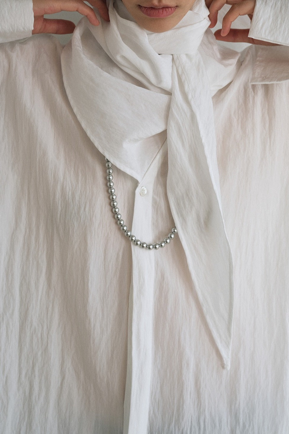 Lyocell-cotton scarf collar loose V-neck shirt | 3 color