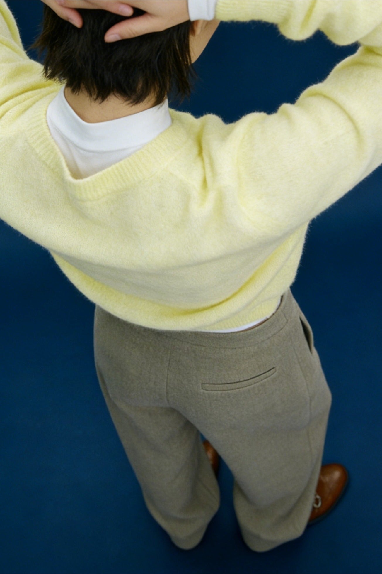 Clean-fit minimalist scimitar-shape trousers | 3 color