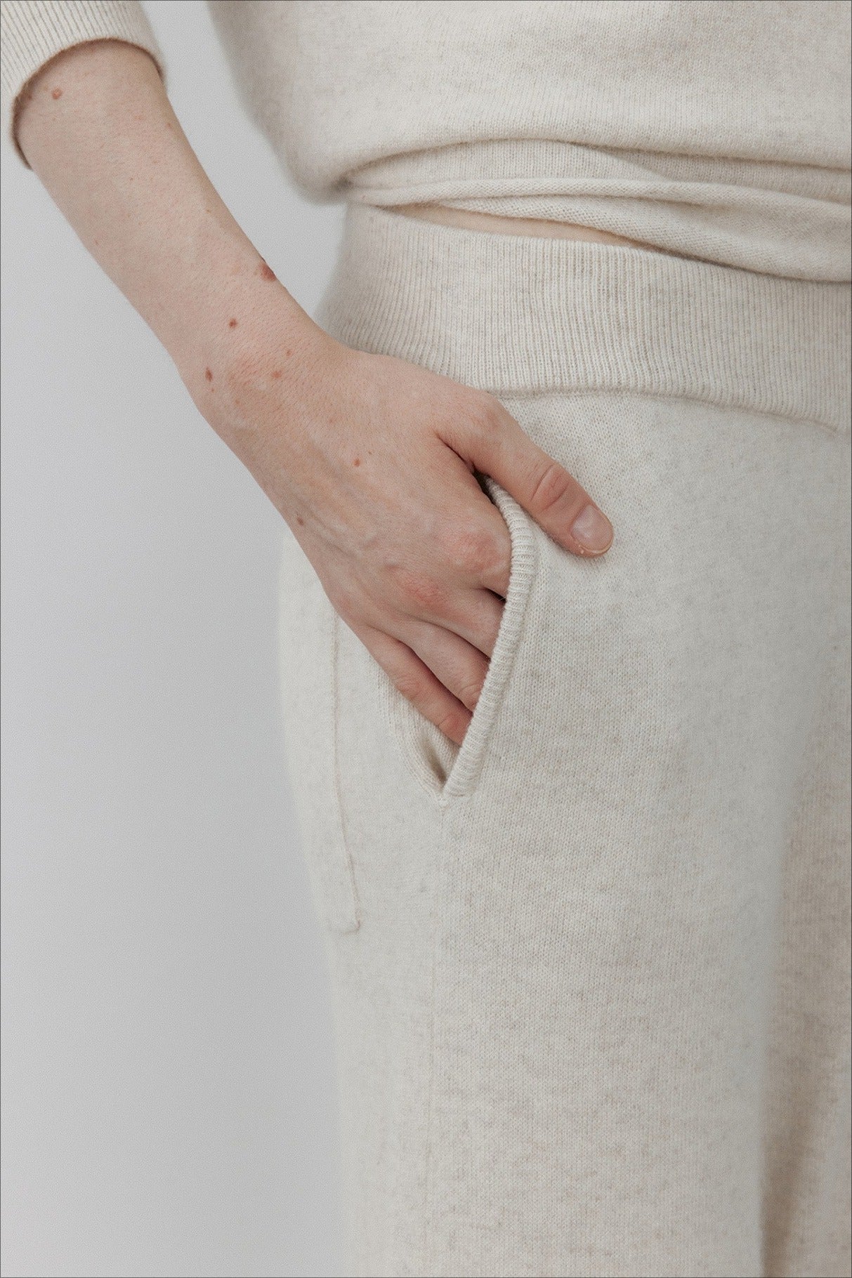 Wool blend straight-leg drape knit pants