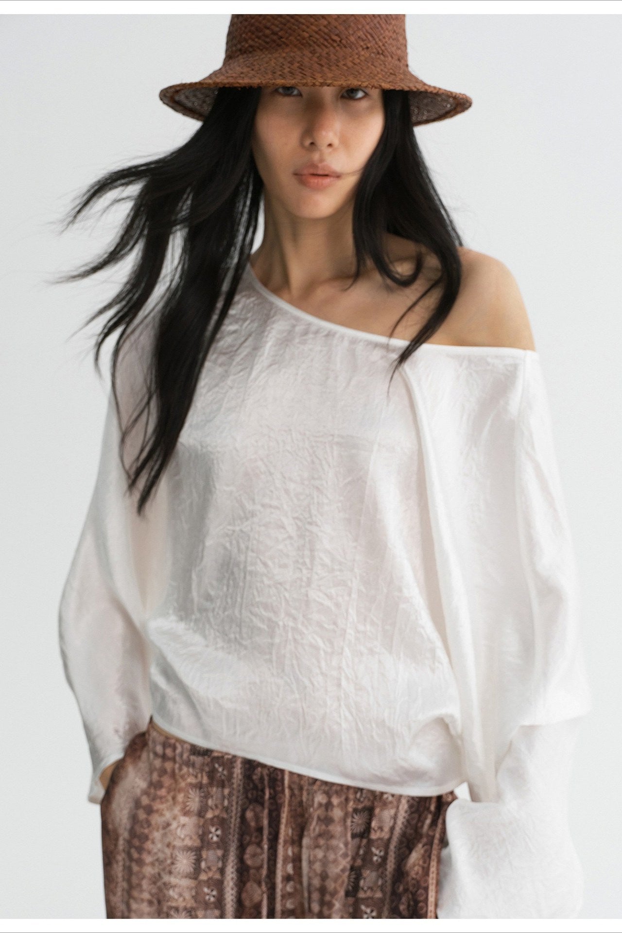 100% acetate luminous off-shoulder top | 2 color