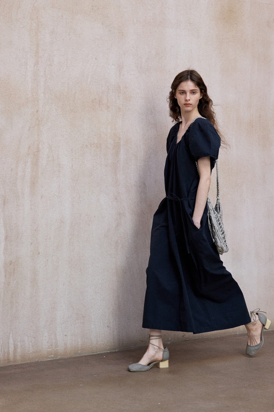 Cotton blend bubble-sleeved cocoon V-neck dress | 2 color