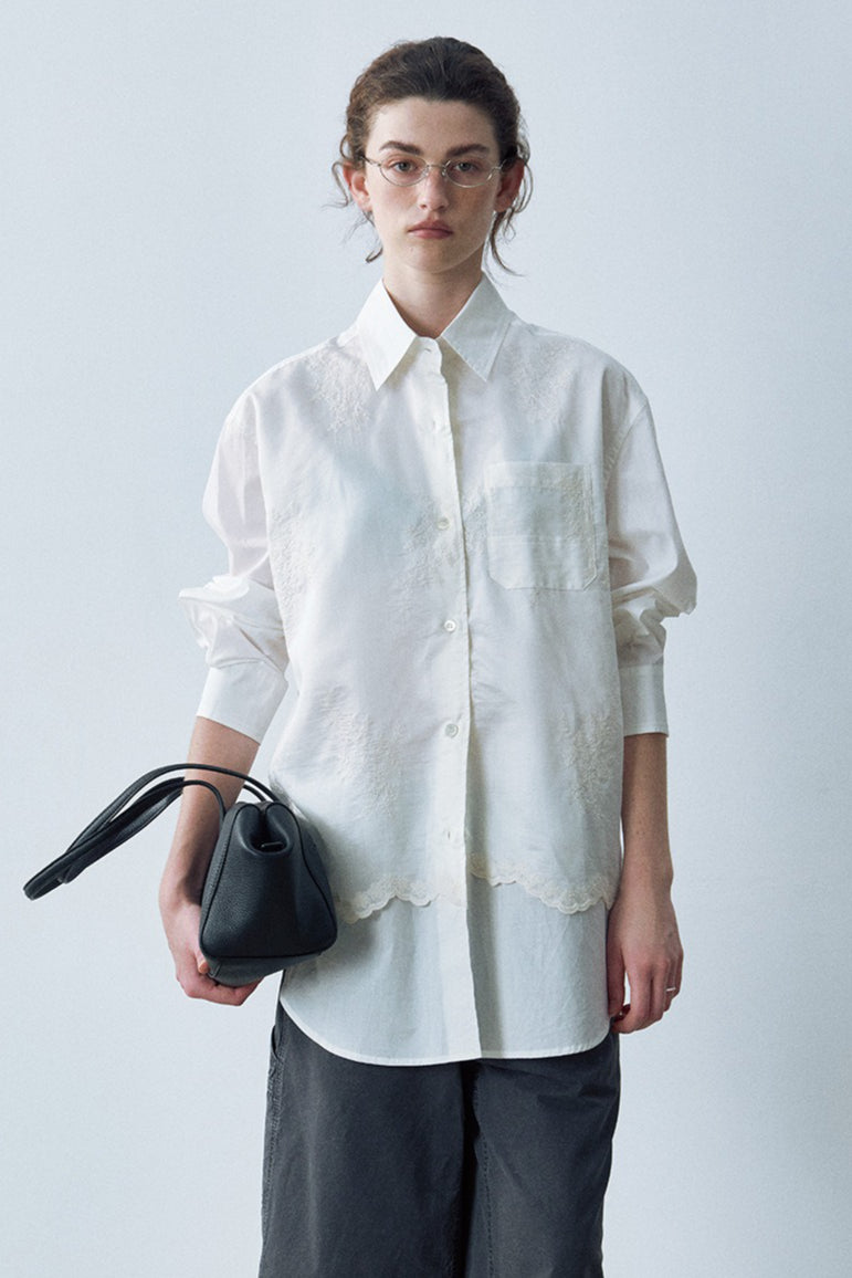 Dropped-shoulder embroidery blouse | 2 color