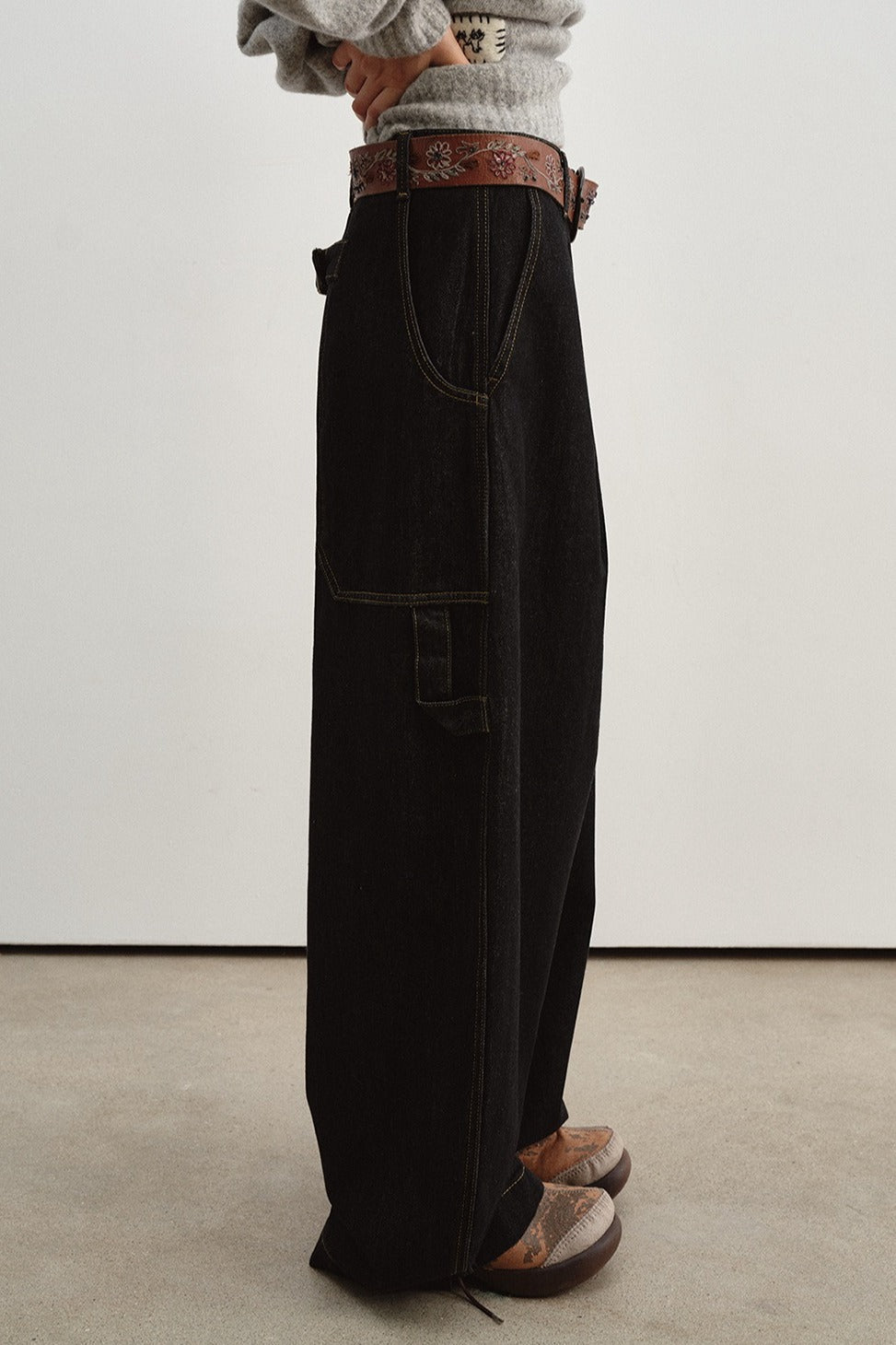 Cotton blend ultra-wide-leg silhouetted jeans | 2 color