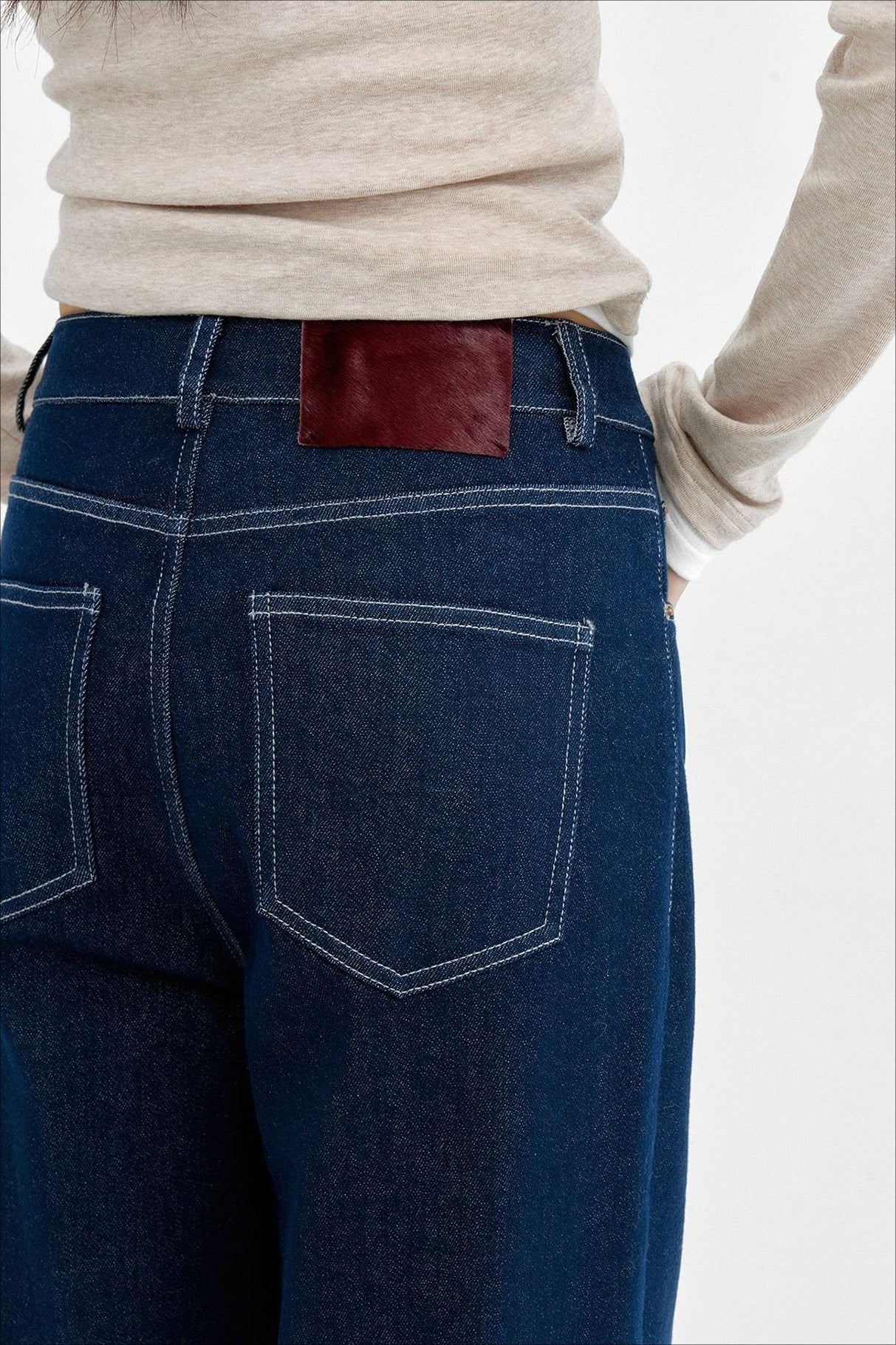 Cotton blend contrasting stitching straight leg jeans