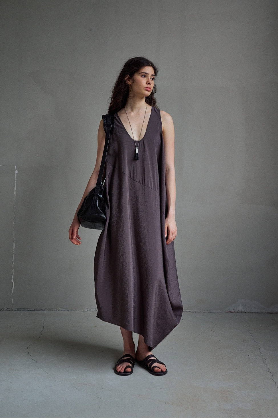 Modal-blend U-neck asymmetric hem dress | 3 color