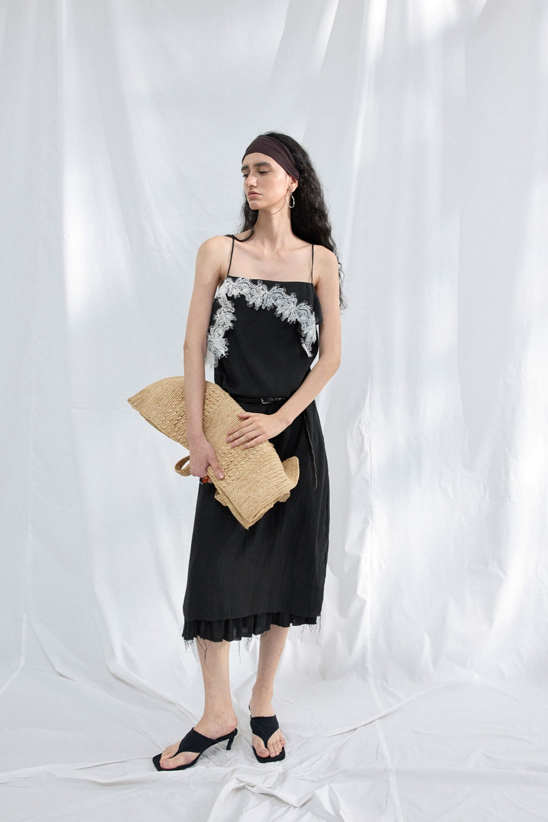 Lightweight lace trim raw-edge elegant dress with a belt | 3 color