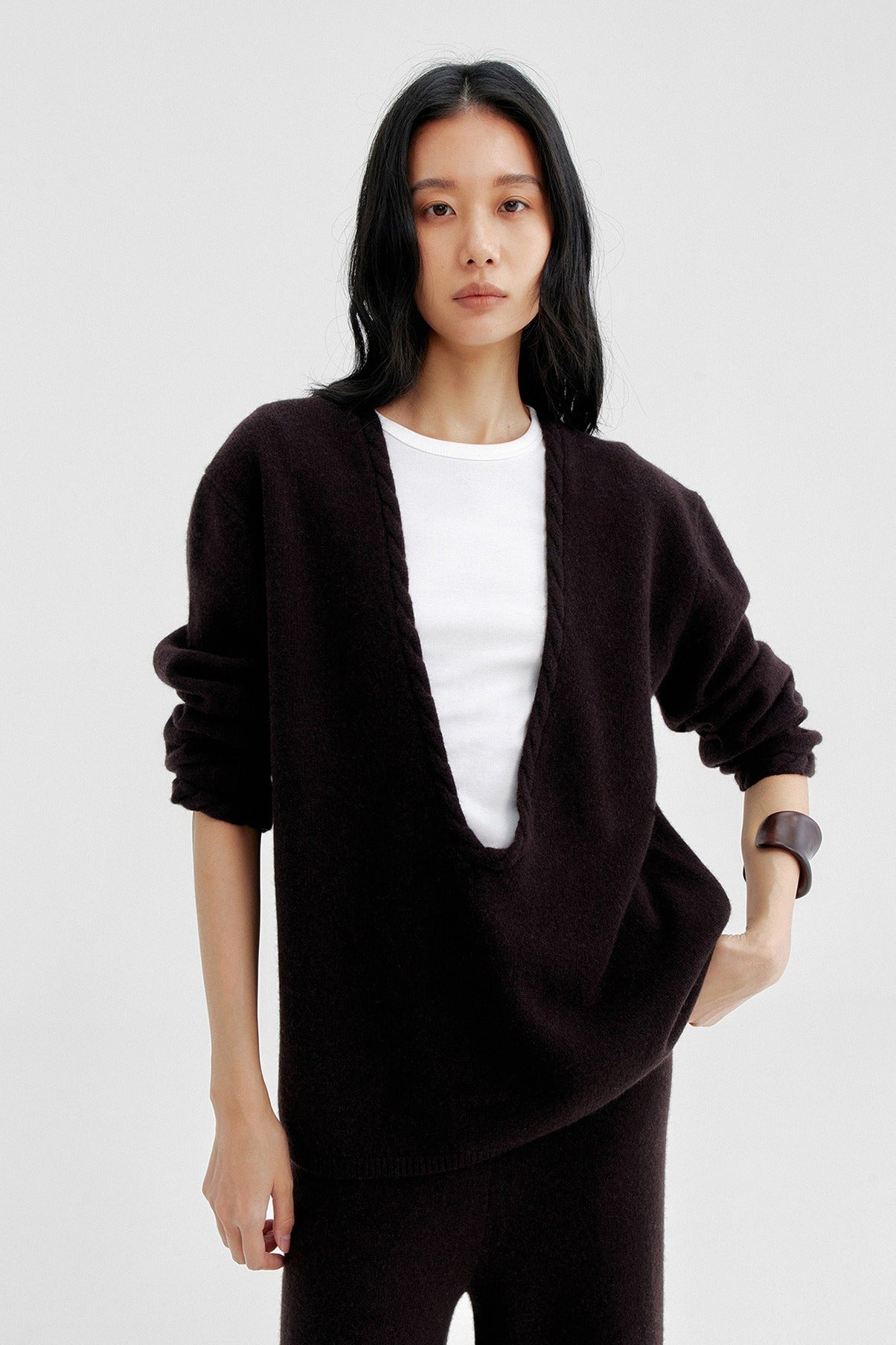 100% wool deep V-neck twist edges sweater | 3 color