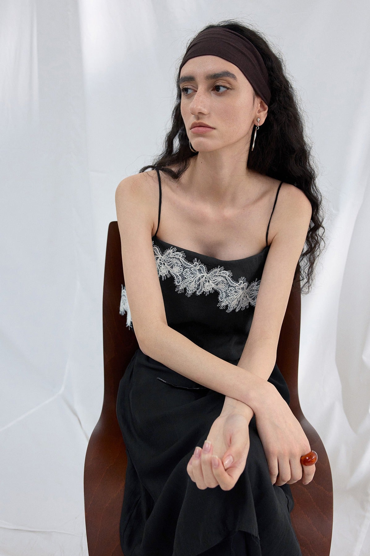 Lightweight lace trim raw-edge elegant dress with a belt | 3 color