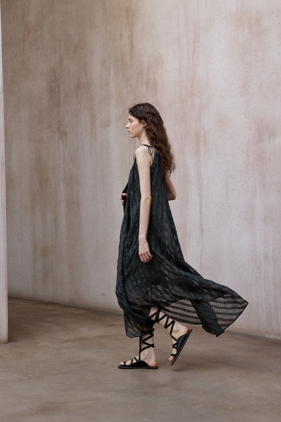 Irregular hem V-neck flowy dress | 2 color