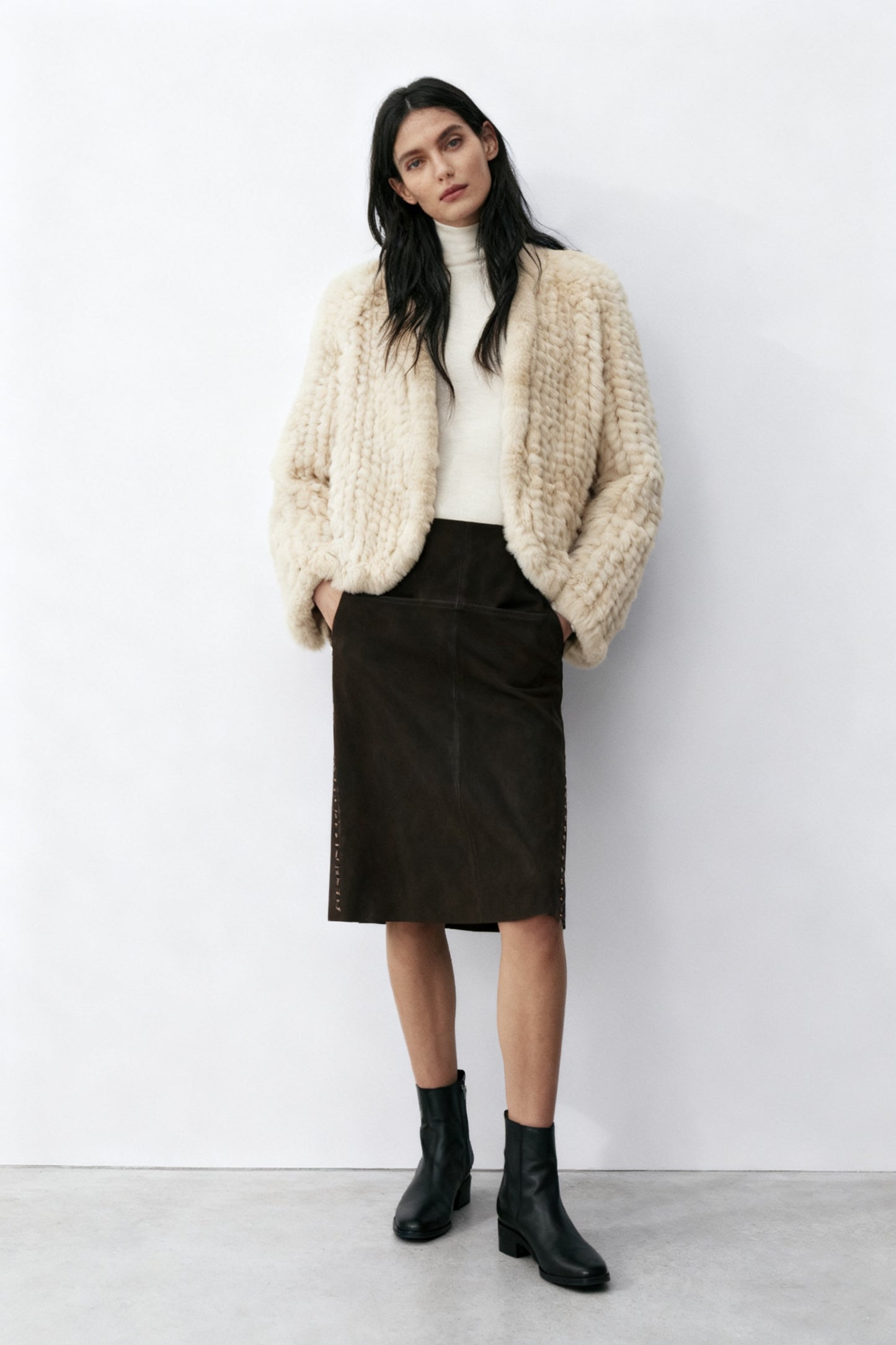 Chaqueta corta de peluche con estampado de conejo rex | 2 colores