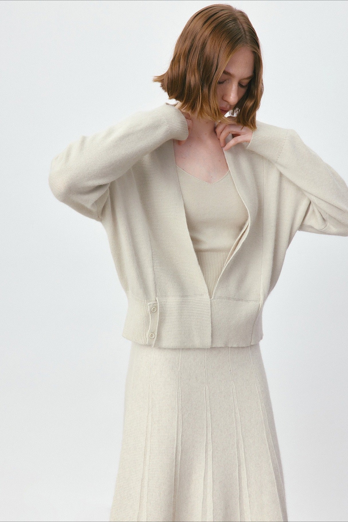 Large V-neck buttoned waist sweater | 2 color