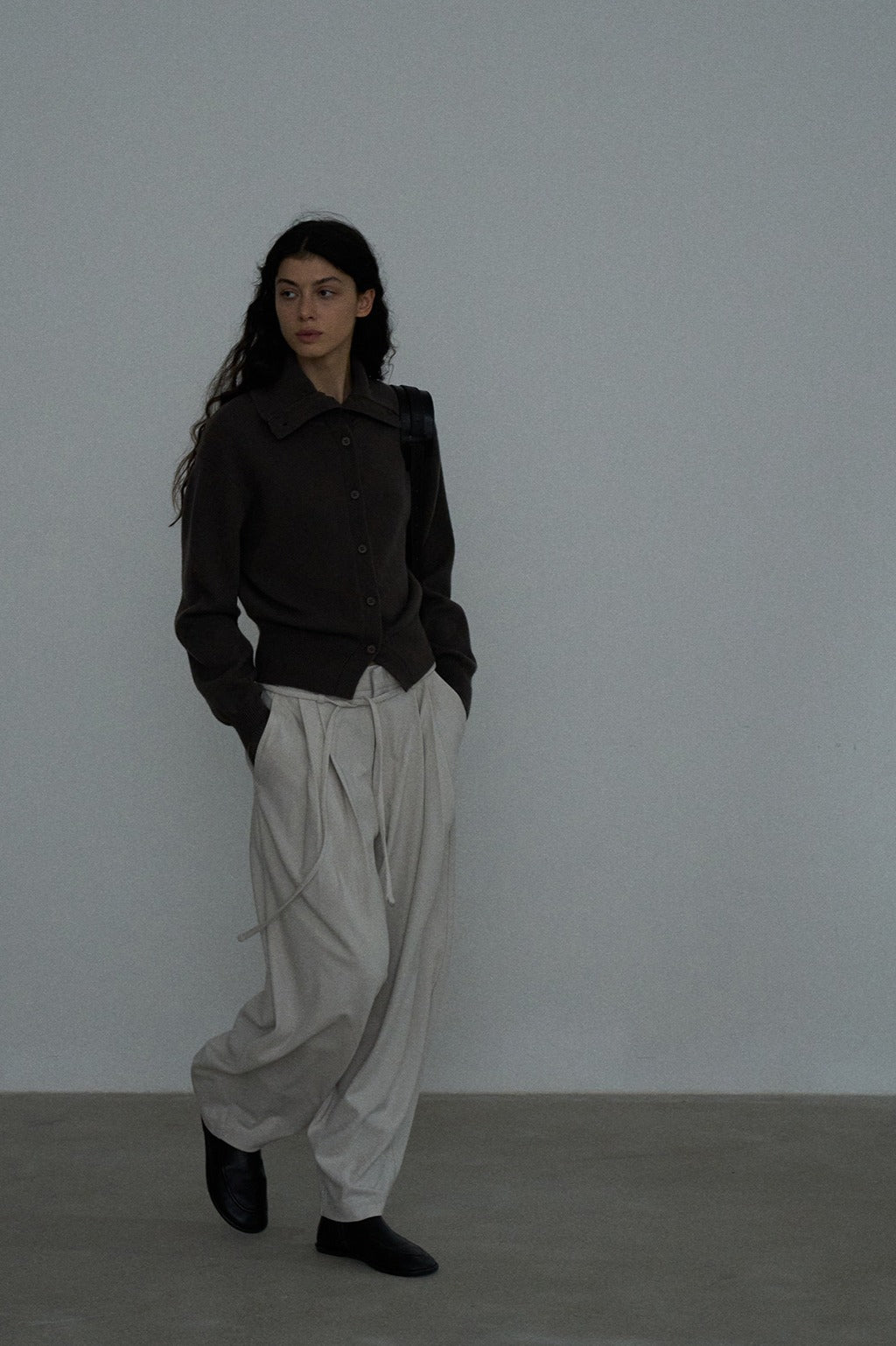 Cocoon shaped relaxed fit casual pants Grieg