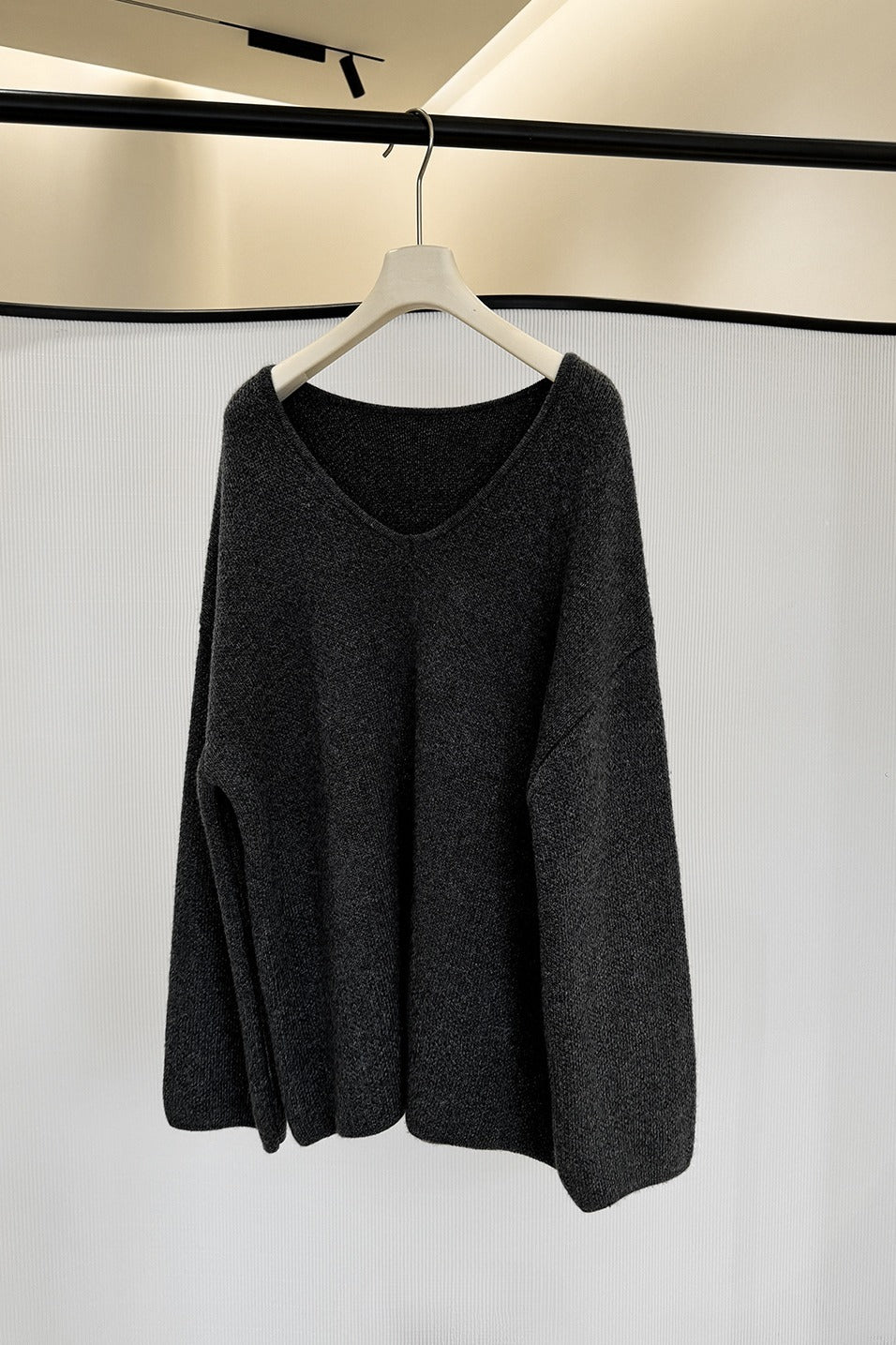 Cotton blend wool loose fit V-neck sweater | 4 color