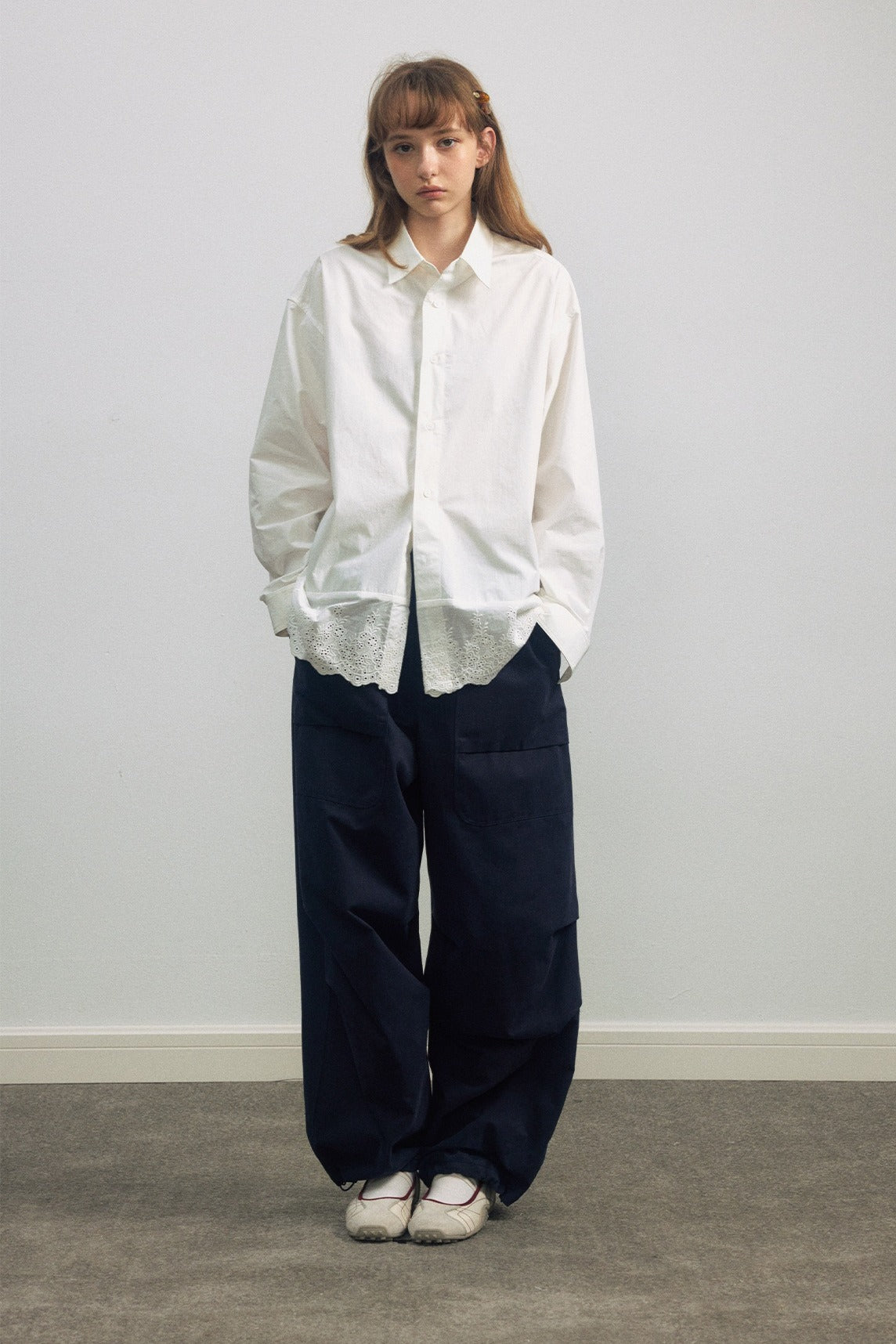100% cotton mid-length lace trim hem shirt | 3 color