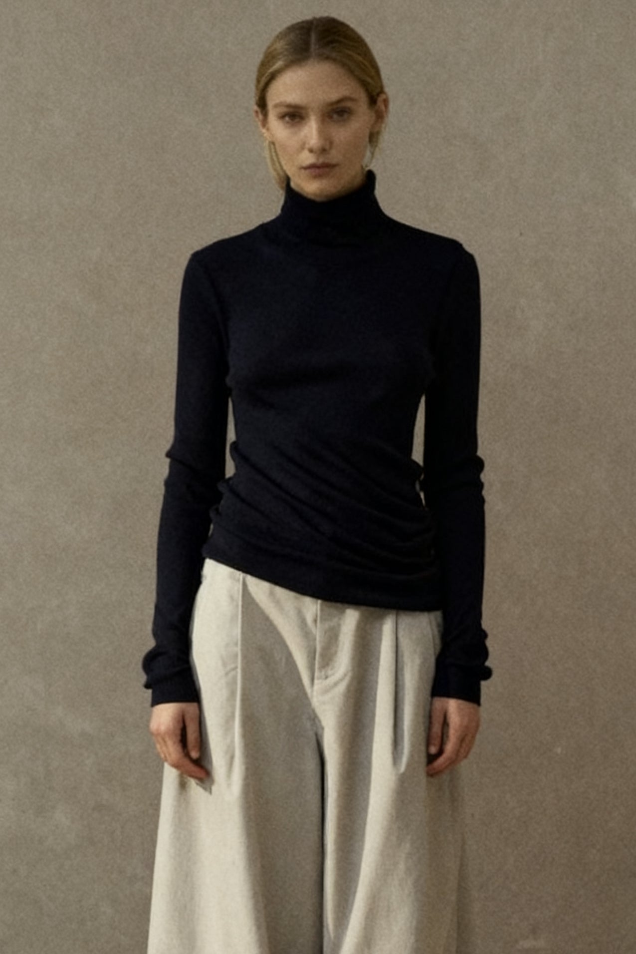 Jersey de cuello alto con bajo irregular, 100% lana | 7 colores