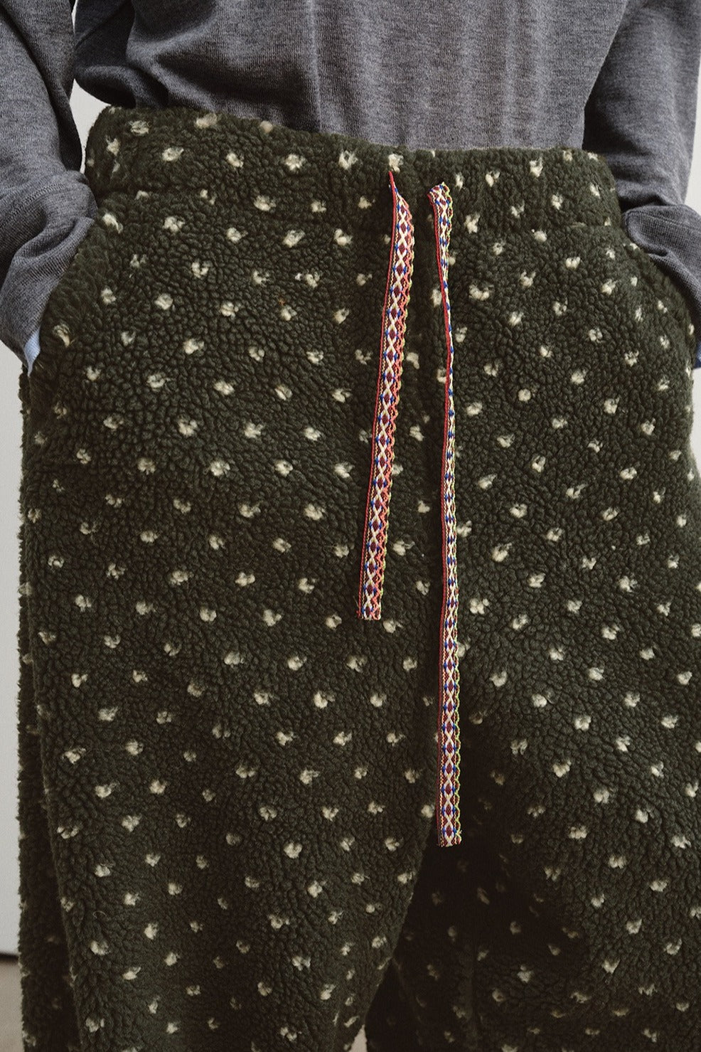 Relaxed-fit banana shape fleece pants | 3 color