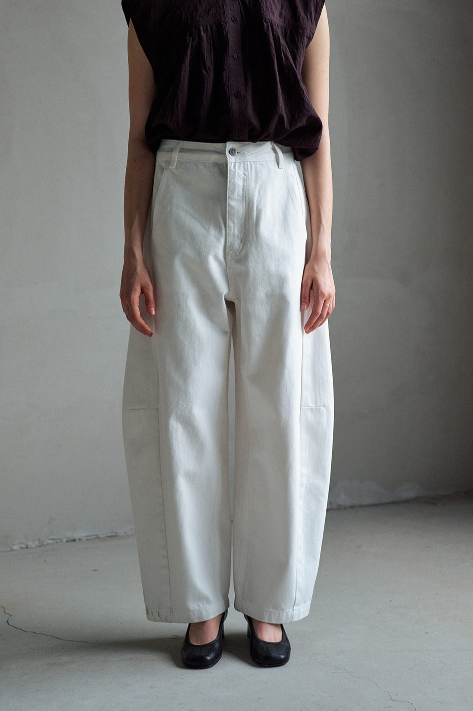 Jean à jambe incurvée en mélange de coton
