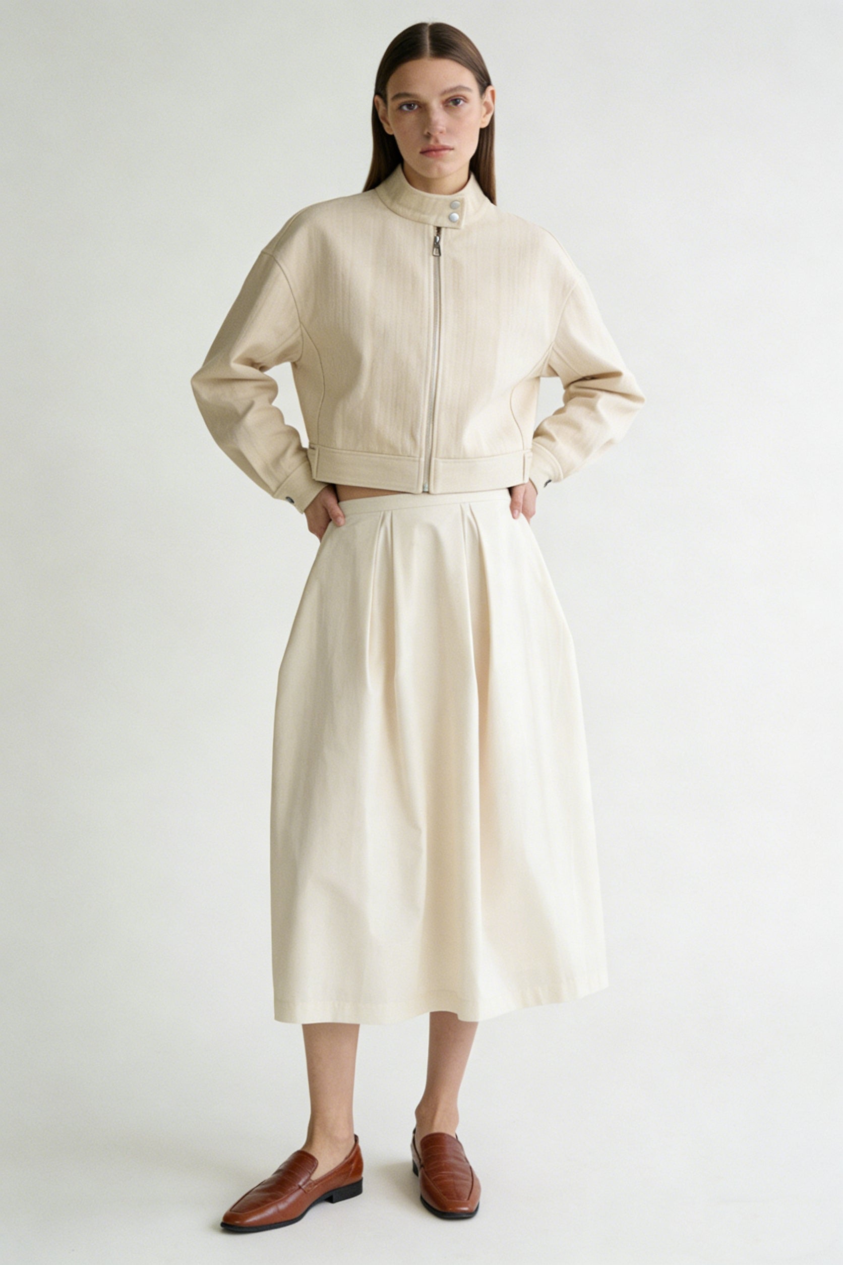 Clean tone pleats midi skirt