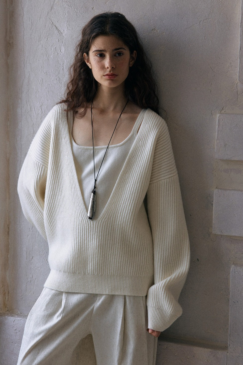 100% wool cozy loose-fit V-neck sweater | 4 color