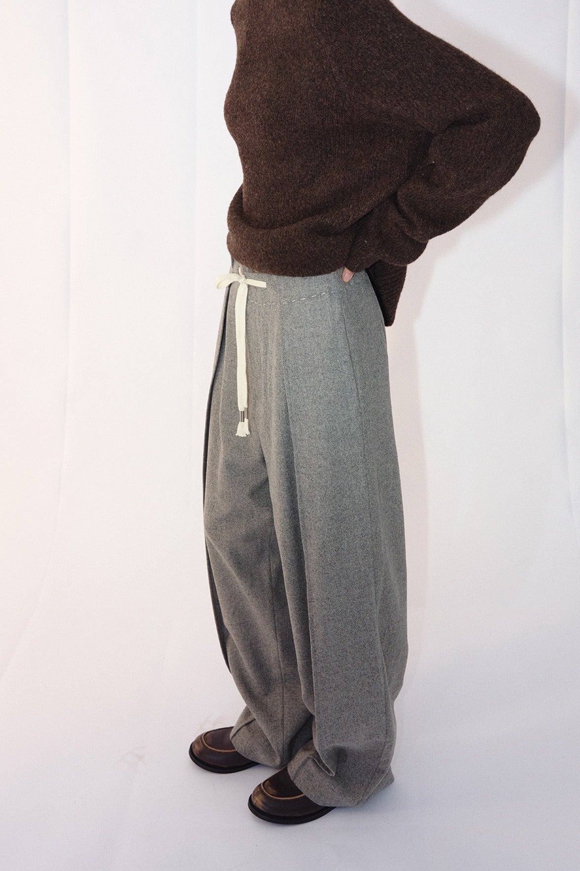 Sleek pleated casual tapered pants | 3 color