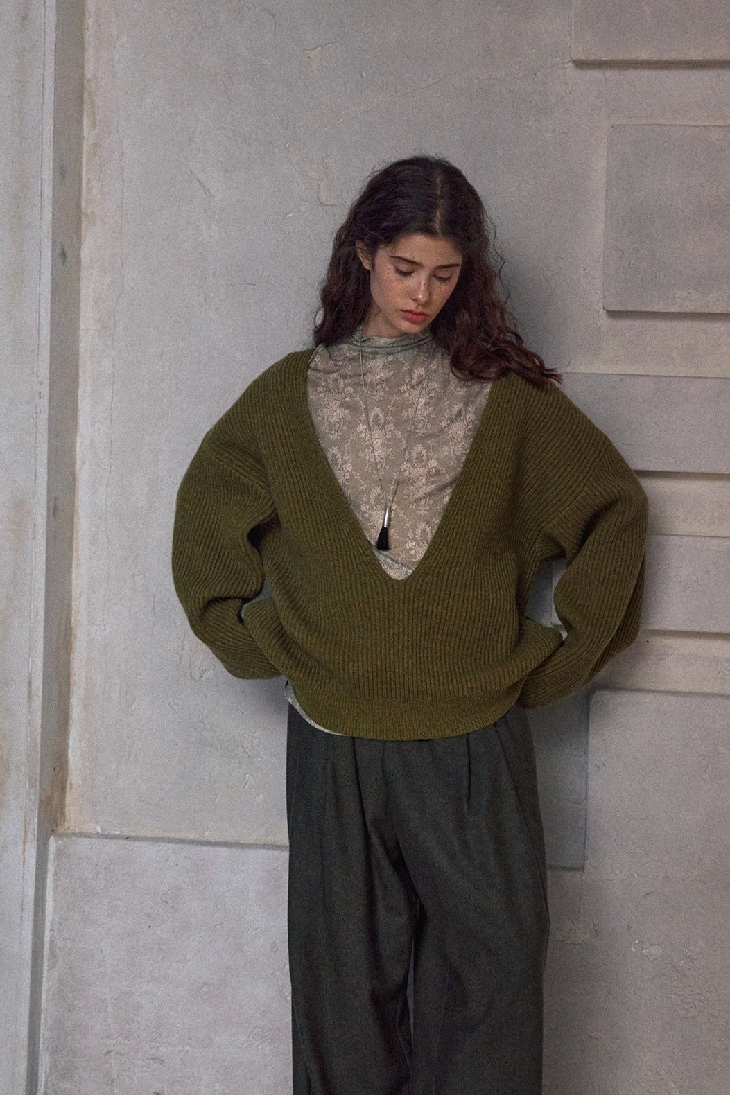 100% wool cozy loose-fit V-neck sweater | 4 color
