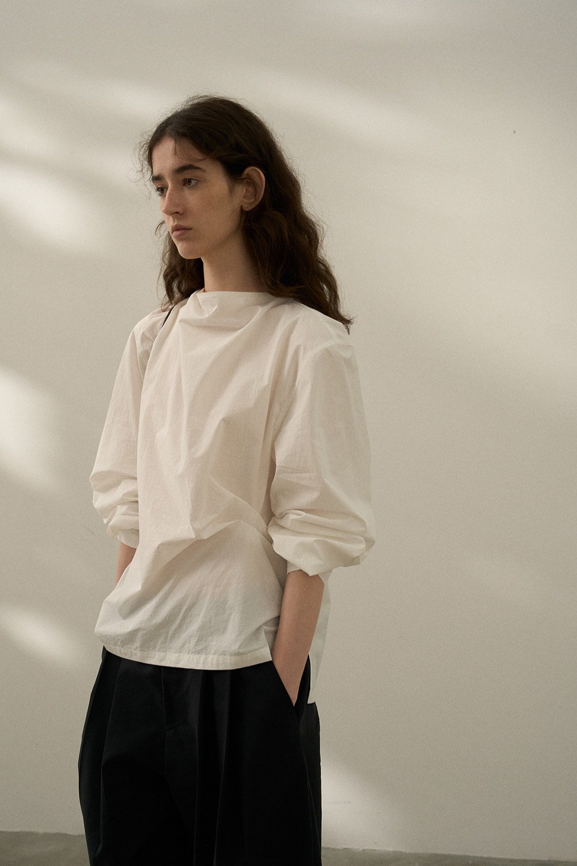 "Ohmi Bleach" cotton twist waist blouse| 3 color